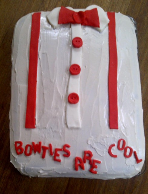 When the farking fondant collar and suspenders slipped off in the heat on Saturday and I couldnt get the icing smooth again afterwards I cried. It had been a long day ... For non-Doctor Who watchers - it's a reference from the show.