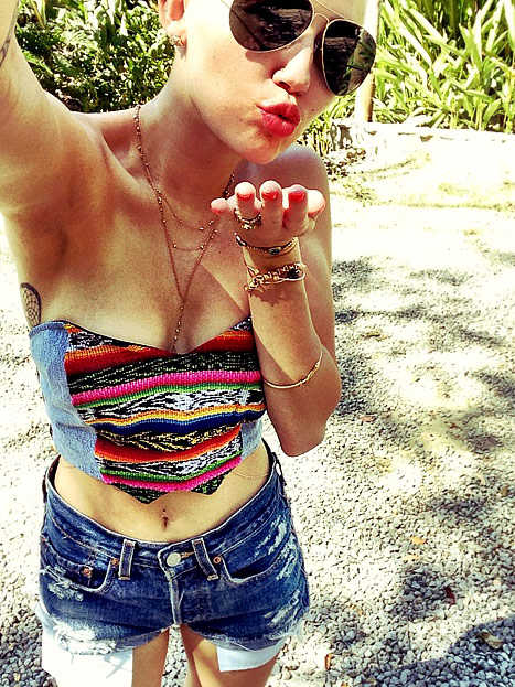 1359470612_miley-cyrus-467