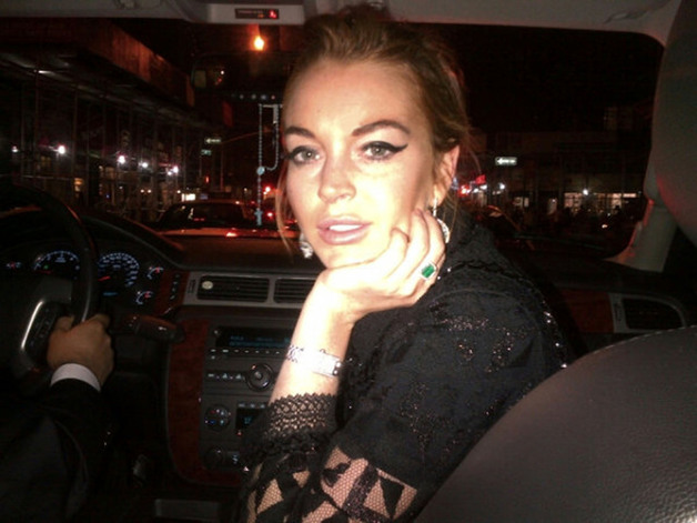 Twitter Lindsay Lohan 050912