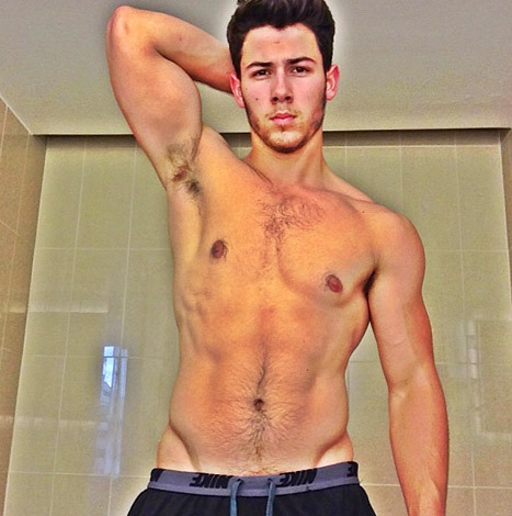 nick-jonas-shirtless