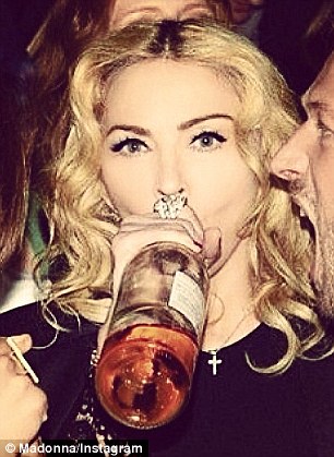 madonna-drinking