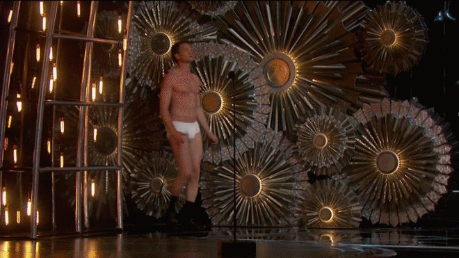oscars-gifs-neil-patrick-harris-underwear